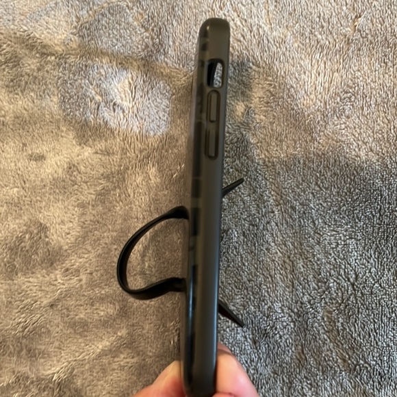 Loopy I phone 11 pro case camo handheld - Picture 4 of 6